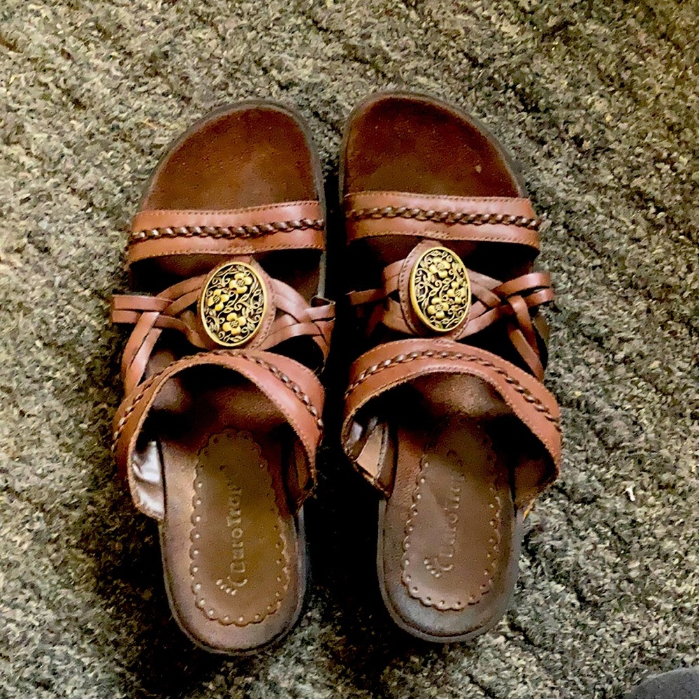Sandals-Baretrap